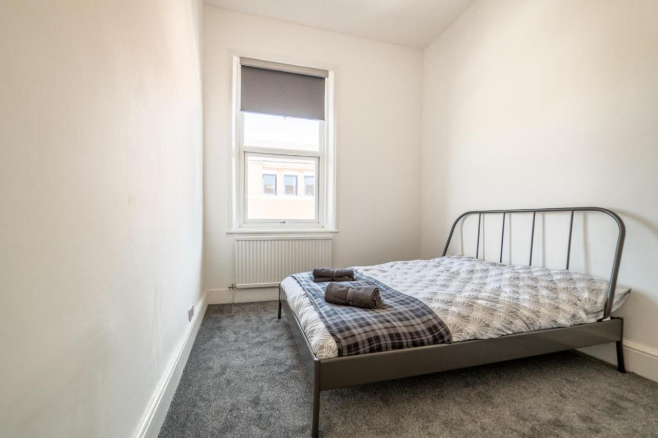 Peaky Blinders Apartment 5 Min Walk To Blackpool Tower Sleeps Up To 14 외부 사진