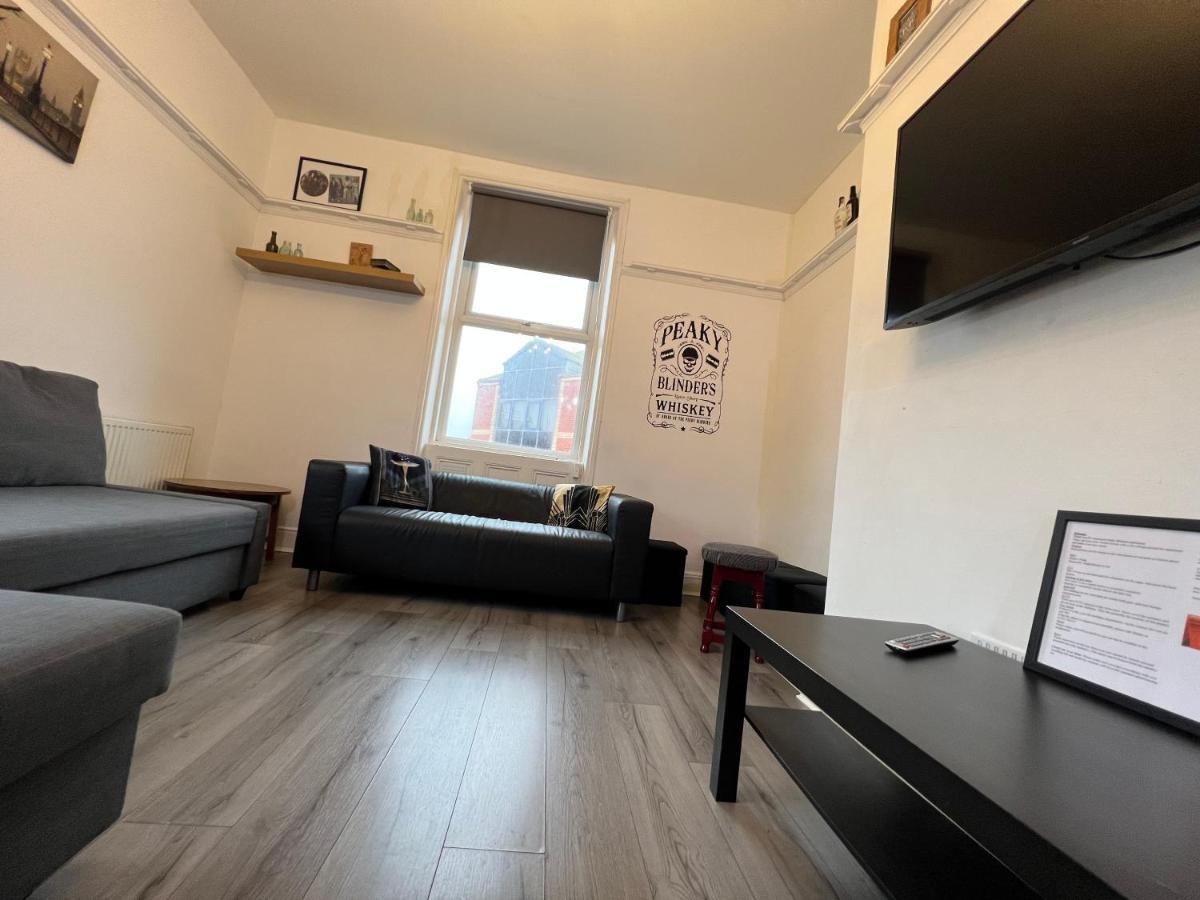 Peaky Blinders Apartment 5 Min Walk To Blackpool Tower Sleeps Up To 14 외부 사진